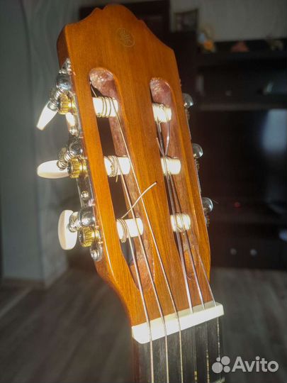 Классическая гитара yamaha c40