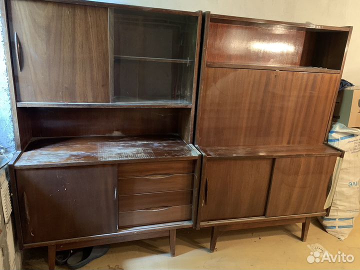 Сервант, секретер