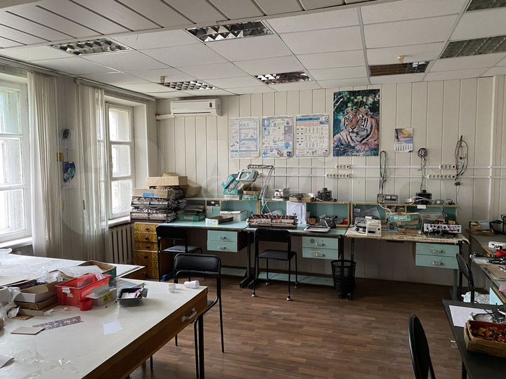 Помещение свободного назначения два этажа, 340 м²