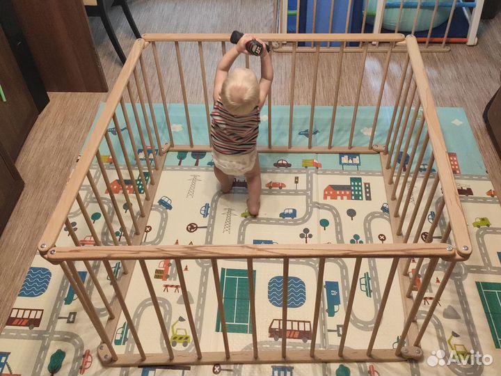 Манеж деревянный