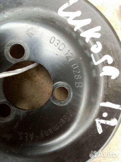 Шкив водяного насоса (помпы) Skoda Fabia 2 1.2