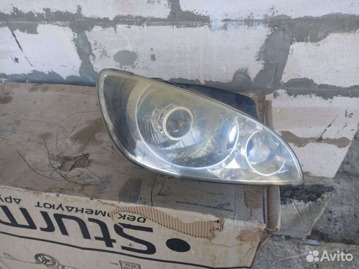 Фара Hyundai gets