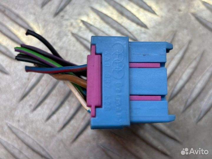 Разъем (фишка) проводки 4A0937529 Audi A4 B5 1.9 Дизель