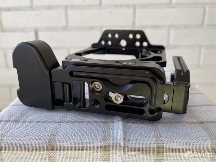 Полуклетка SmallRig 2236 для Sony A73 A7R3 новая