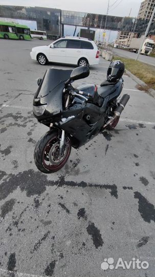 Kawasaki ZX9R