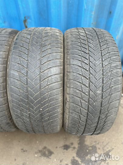 Bridgestone Blizzak LM-001 285/45 R21 113V