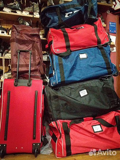 Баулы хоккейные новые наколесах и без