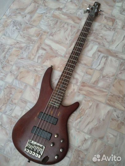 Бас гитара ibanez 5 струн