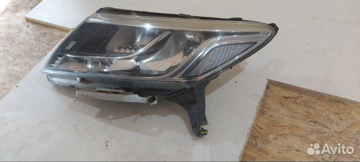 Фара галогеновая передняя левая Nissan Pathfinder