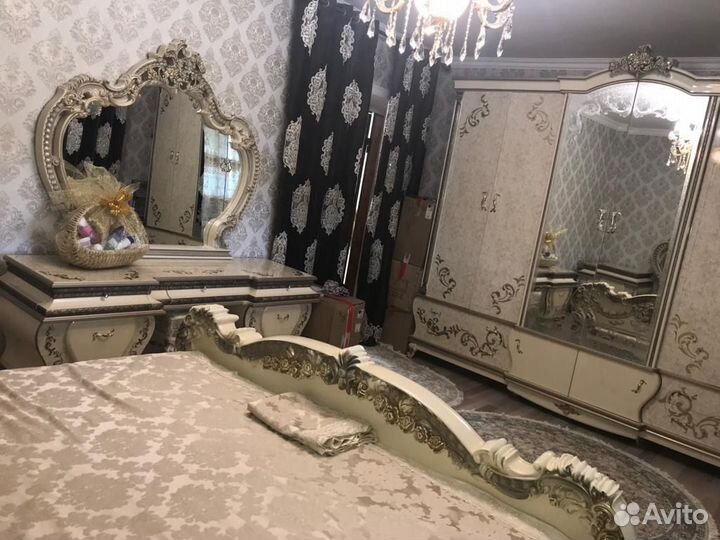 Спальный гарнитур