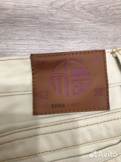 Джинсы Evisu
