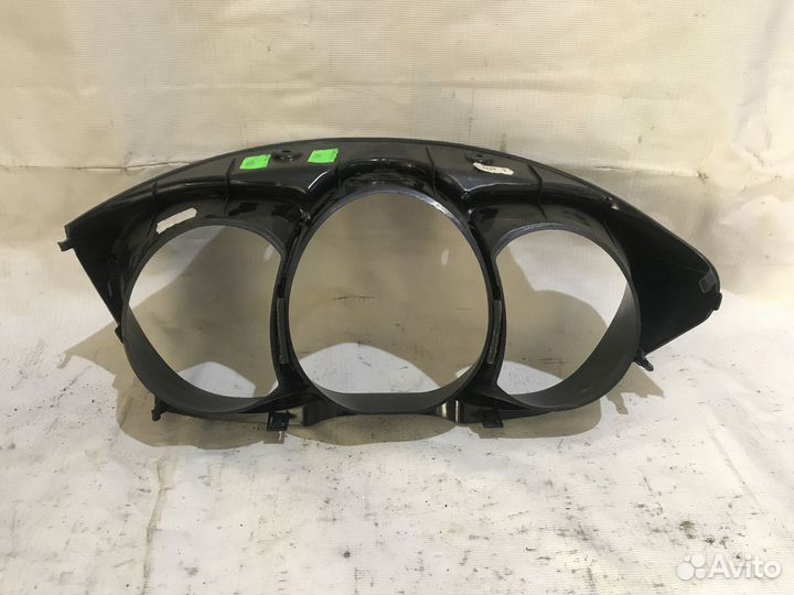 Панель в торпедо Лада Веста