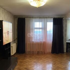 2-к. квартира, 65 м², 8/8 эт.