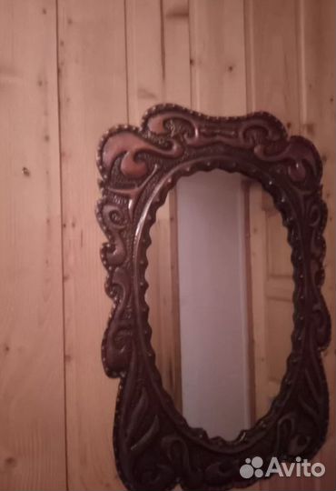 Зеркало в медной чеканке