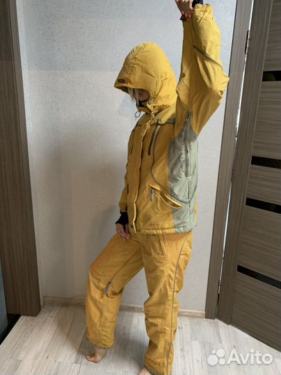 Сноубордический костюм женский