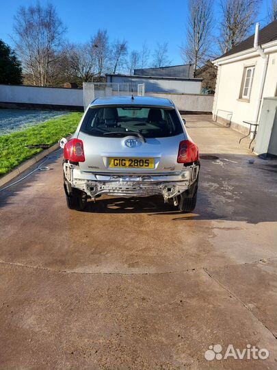 Фара правая toyota auris E150