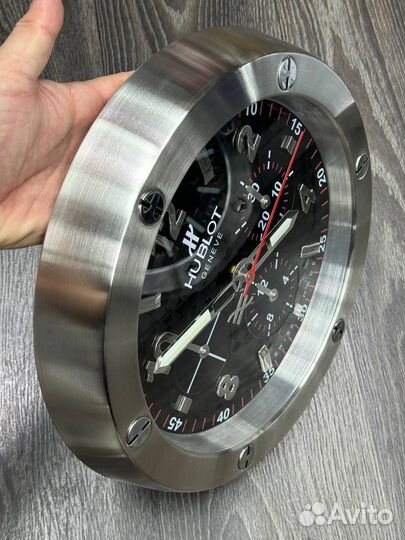 Настенные часы Hublot Geneve