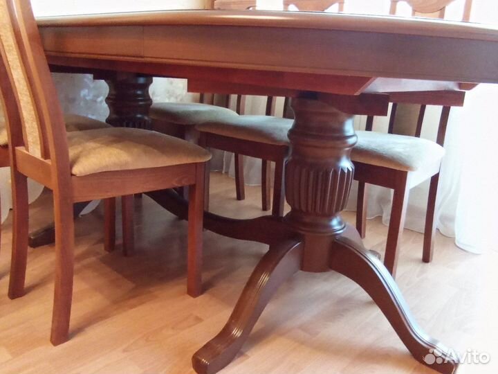 Стол для гостинной