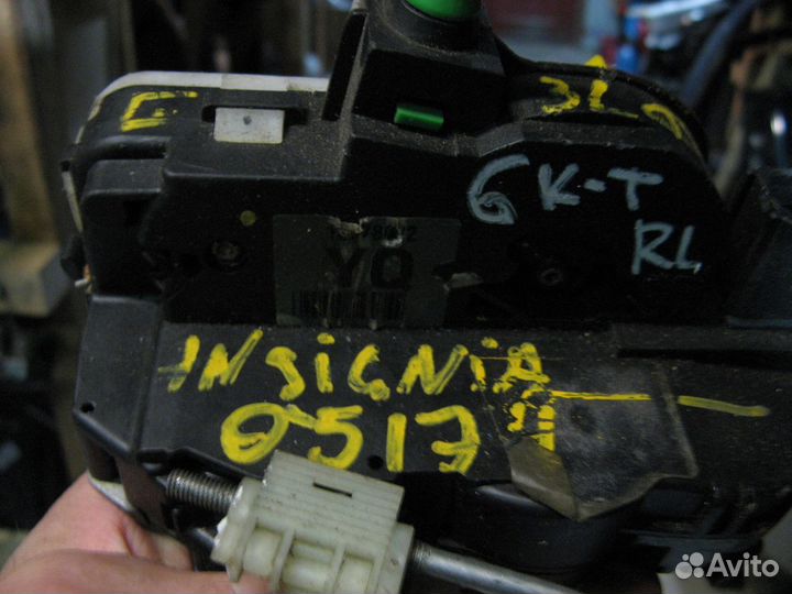 Замок двери задней левой Opel Insignia I (2008—2013)