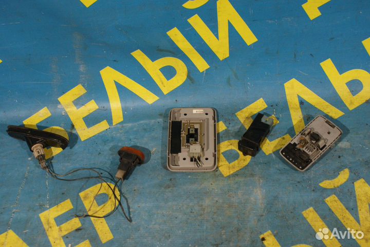 Фонарь плафон поворотник Suzuki Baleno