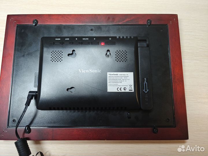 Цифровая фоторамка ViewSonic VFM1036w-51E