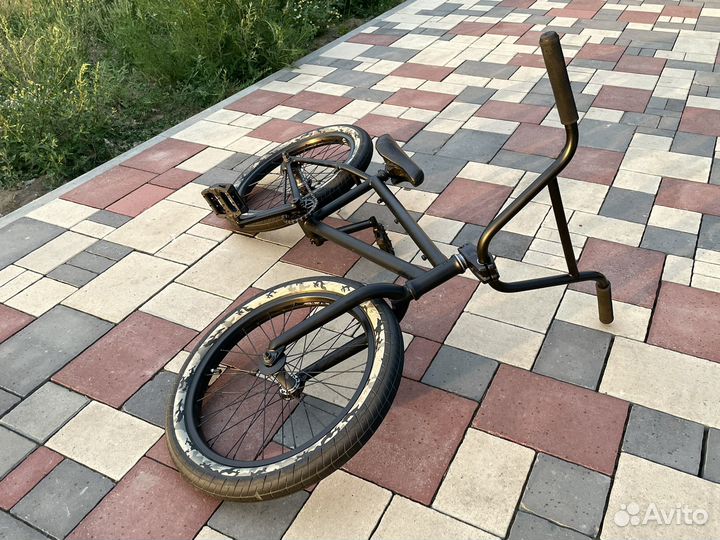 Трюковой велосипед BMX