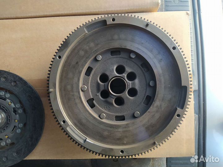 Маховик двумассовый Т5