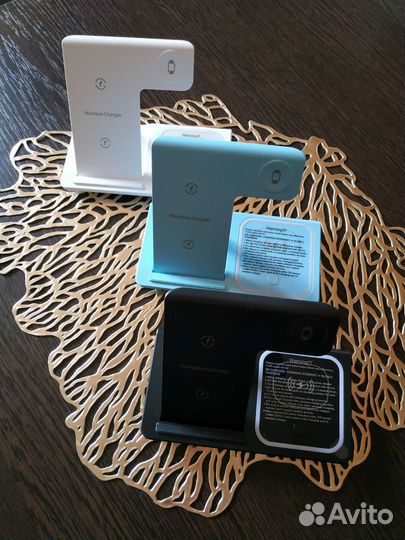 Беспроводная зарядка для iPhone 3 в 1