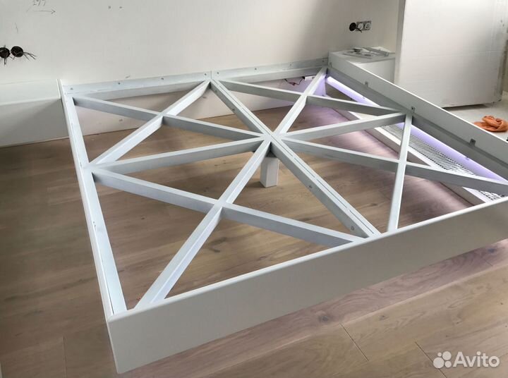 Парящая кровать