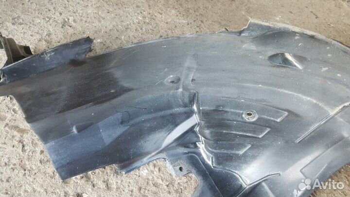 Подкрылок передний левый Subaru Impreza Wrx Sti