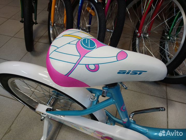 Велосипед красивый,качественный aist skye 18