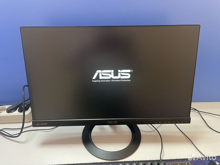 Монитор Asus 22