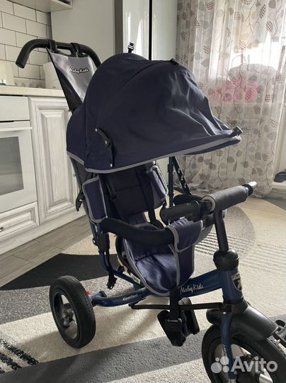 Детский велосипед с ручкой