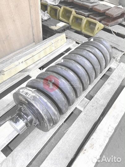 Натяжитель гусеницы 81N7-15011