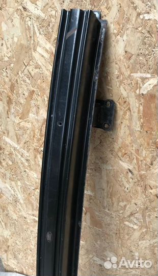 Усилитель бампера передний Land Rover Range Rover