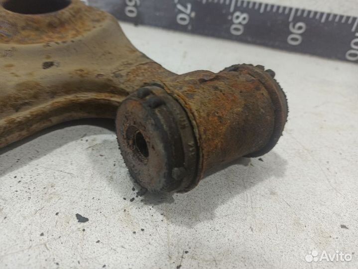 Рычаг передний левый нижний