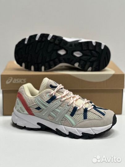 Кроссовки Asics