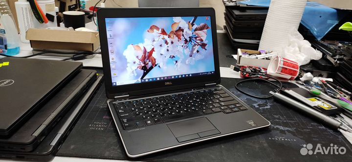 Dell latitude e7240 I5/8/128/HD/ Новый акб