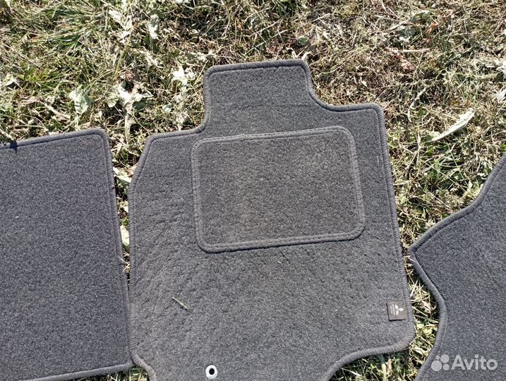 Автомобильные коврики текстильные