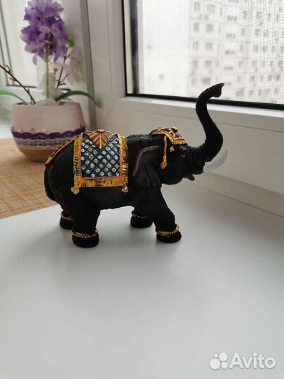 Статуэтка слон