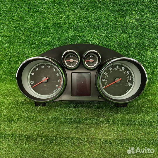 Панель приборов (щиток) Opel Astra J GTC 2012
