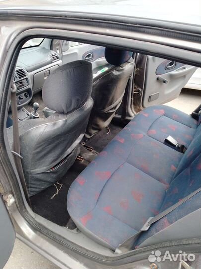 Renault Clio 1.4 МТ, 2001, битый, 209 600 км