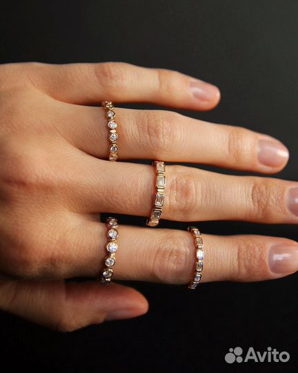 Изящные золотые женские кольца