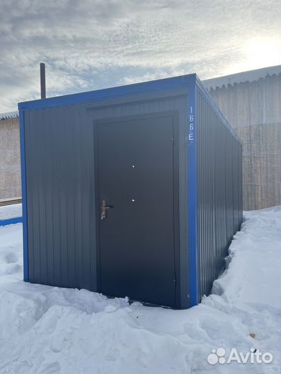 Дачный дом из бытовок