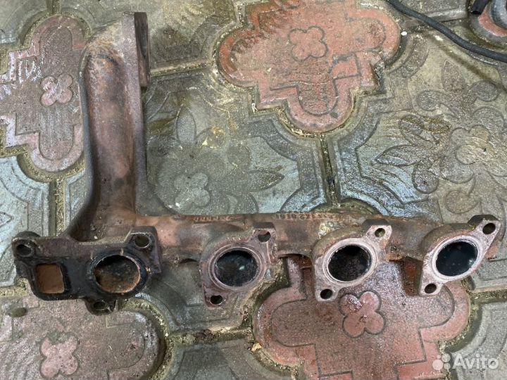 Выпускной коллектор Mercedes-Benz Vito W638 2.2L