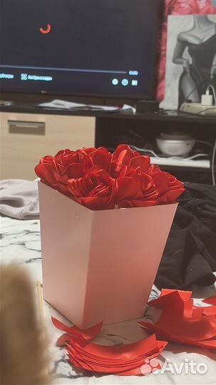 Букеты на заказ, розы атласных лент, бабочек