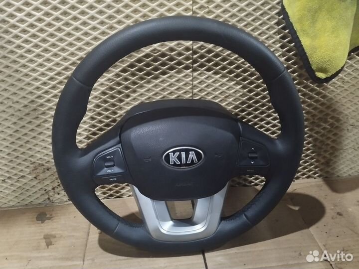 Руль / Kia Rio 3