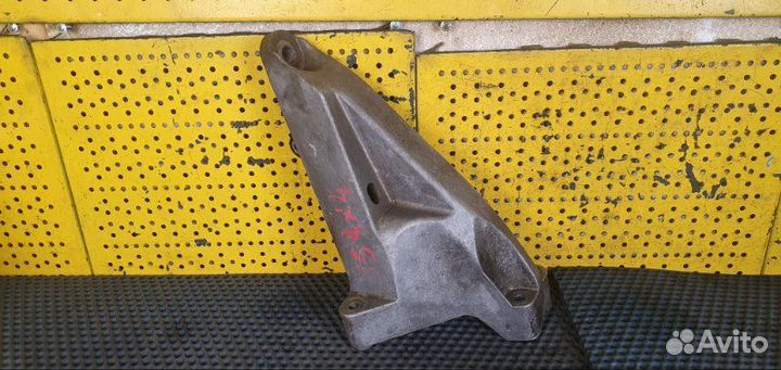 Кронштейн двигателя задний Vw Transporter T5
