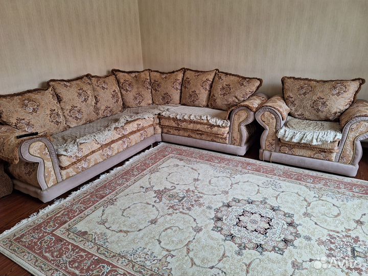 Большой угловой диван бу