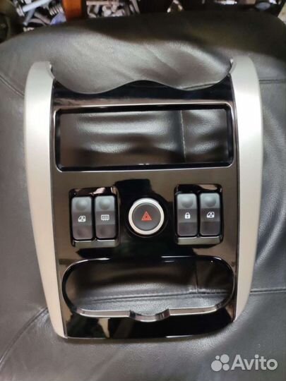 Штатная рамка Лада Ларгус